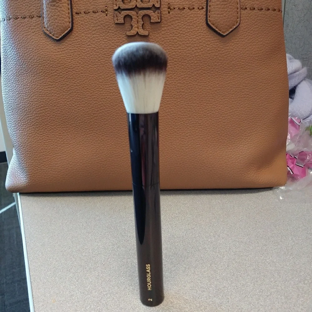 Hourglass Foundation/Blush Brush # 2